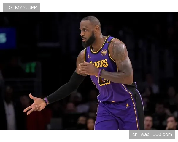 詹姆斯批评换防不等于防守 尼克斯针对性策略成智能防守典范